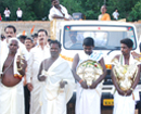 Udupi: Colorful procession of head-load offerings at Babbuswamy temple, Heroor